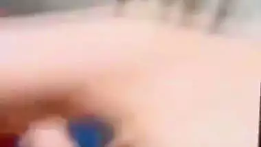 Outdoor xxx MMS of a girl sucking a dick in a car