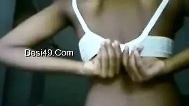 Today Exclusive- Cute Desi Girl Changing Cloths