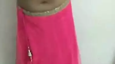 Good-looking Indian dancer during performance flashes small XXX tits