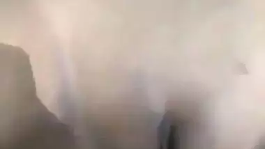 Guy fucks his 18-year-old GF’s pussy in Indian outdoor sex