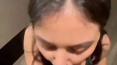 Celebrity hairdresser sucks actor’s dick in blowjob MMS