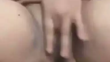 Chubby wife fingering pussy with viral video call chat