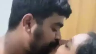 Romantic couple’s Indian sex video from their vacation
