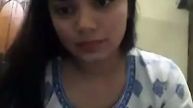 Girlfriend wants fuck and showing naked pussy pics