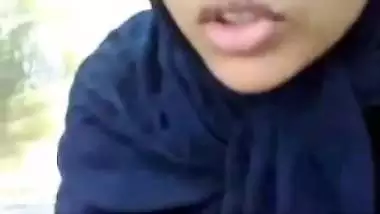 BANGLA COLLEGE GIRL SUCKING DICK IN PARK