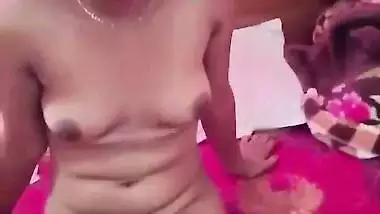 Guy bangs his 19-year-old dehati GF in a hotel room