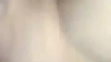 Bhabhi in pink bra goes nude in Bengali viral fingering